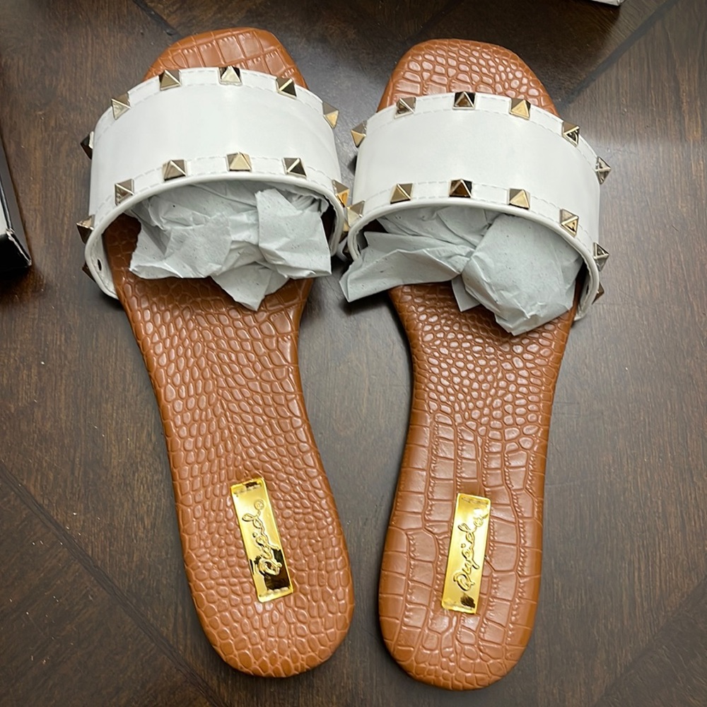 Beautiful sandals brand new in box